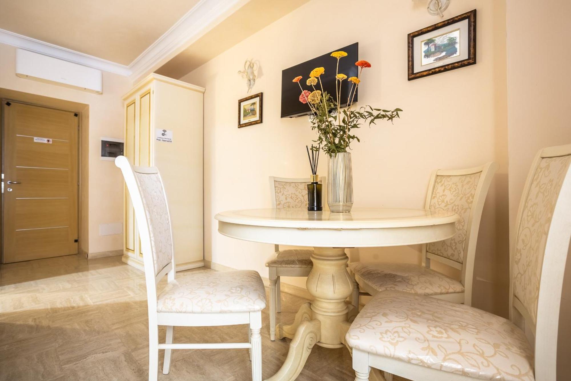 Opera Theater Relais Hotel Rome Bagian luar foto